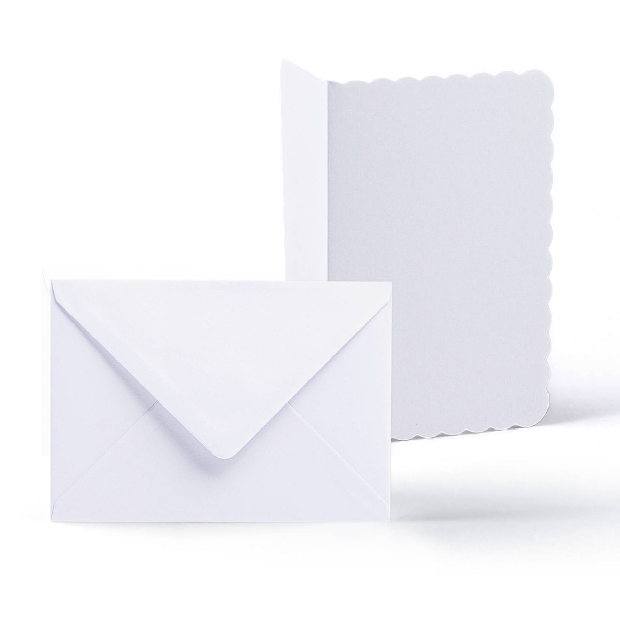 Bele kartice in ovojnice z valovitim robom – pakiranje
