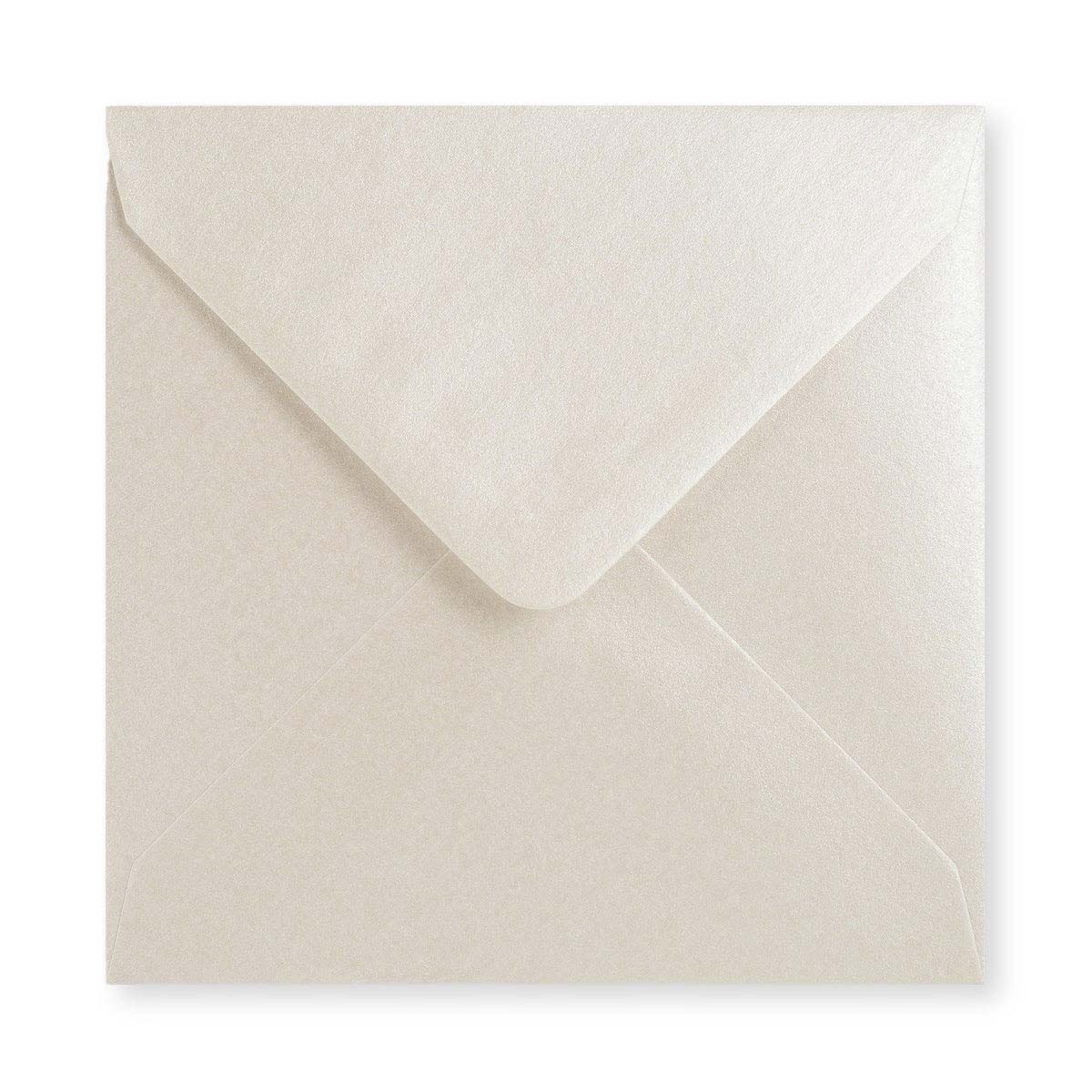 Ovojnica v barvi ostrige - Diamantna zaklopka 130x130 mm