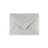 82x113mm C7 Kovinska srebrna gumirana V loputa 100gsm ovojnice